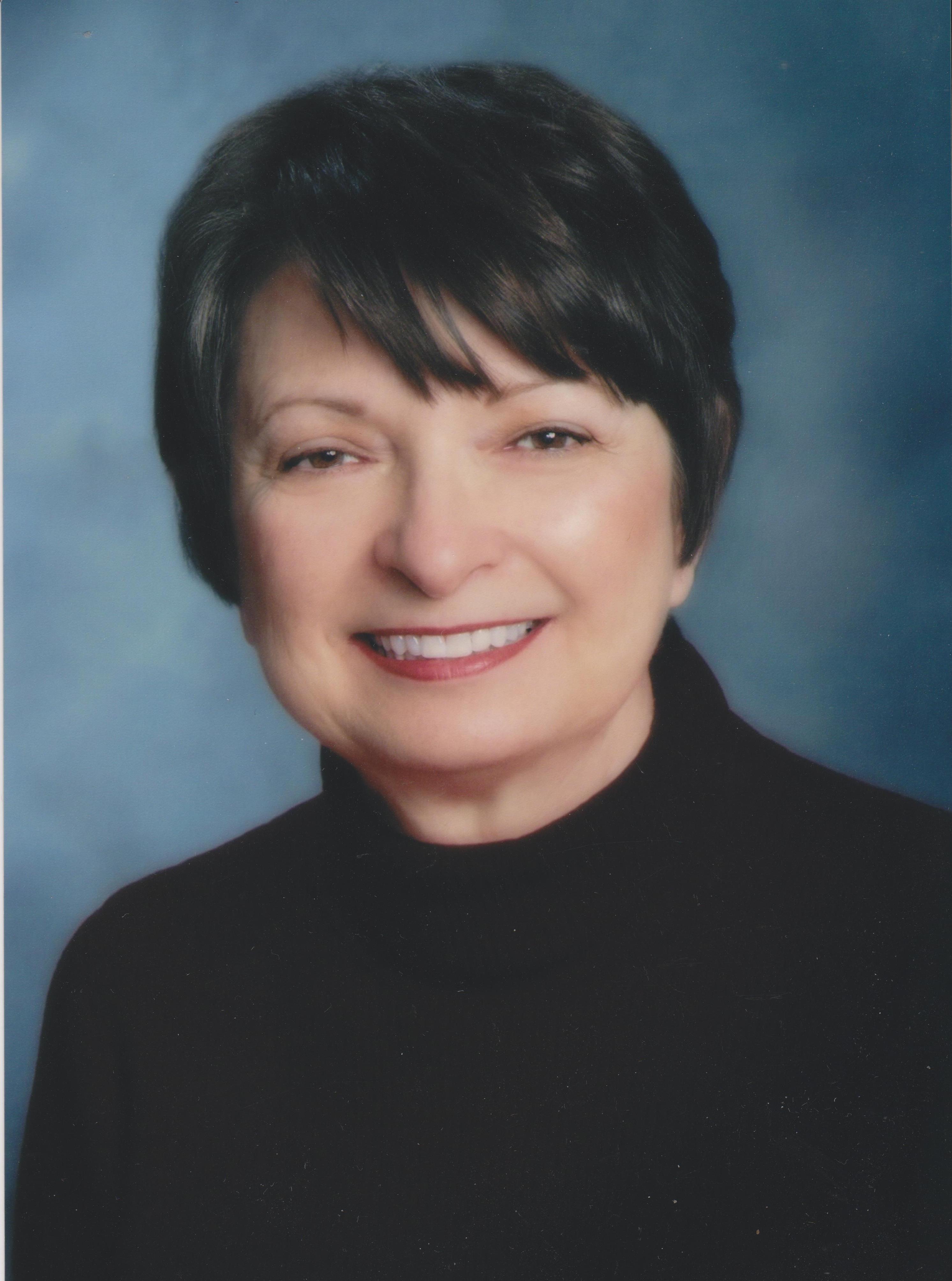 Headshot photo of Marcia Braun